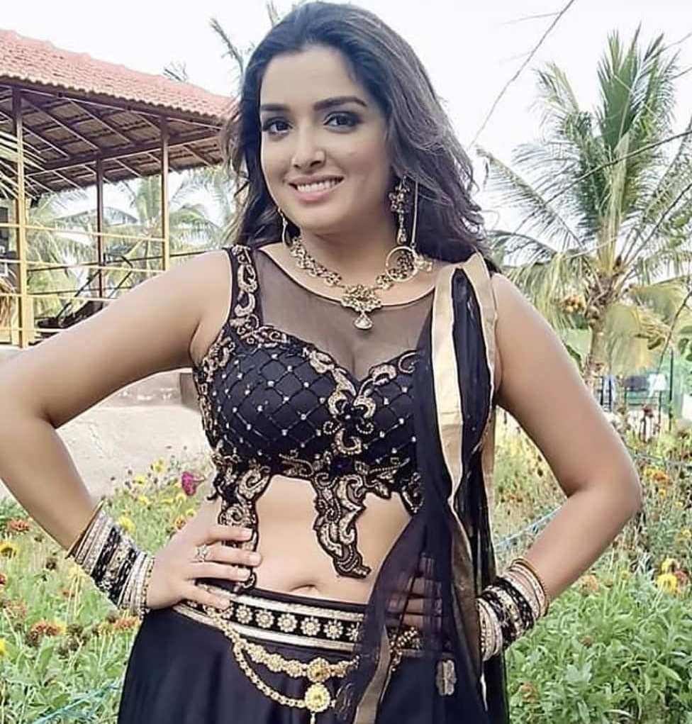 फोटो के साथ भोजपुरी हीरोइन का नाम